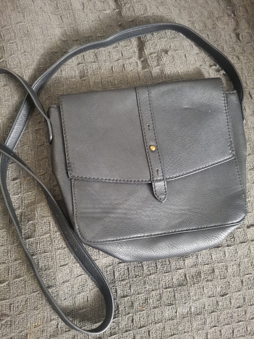 Universal Thread Black Leather Crossbody Shoulder Bag